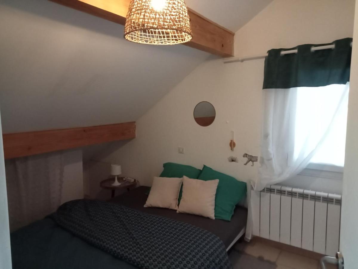 Domessin Appartement Dans Notre Maison מראה חיצוני תמונה