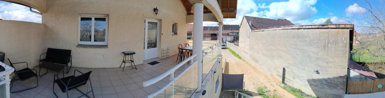 Domessin Appartement Dans Notre Maison מראה חיצוני תמונה